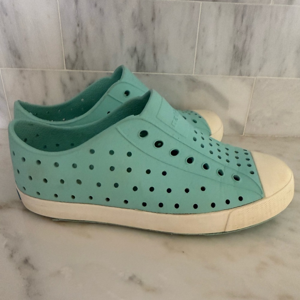 Native Shoes Kids Fresco Green/Shell White Jefferson Size J2 - Picture 7 of 10